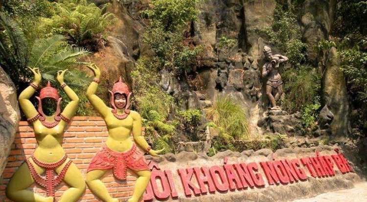 Ngâm bùn khoáng nóng  từ 06 khách tại Tháp Bà